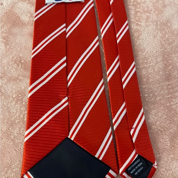 MLB Reds Tie with White Stripes - Picture 5 of 7